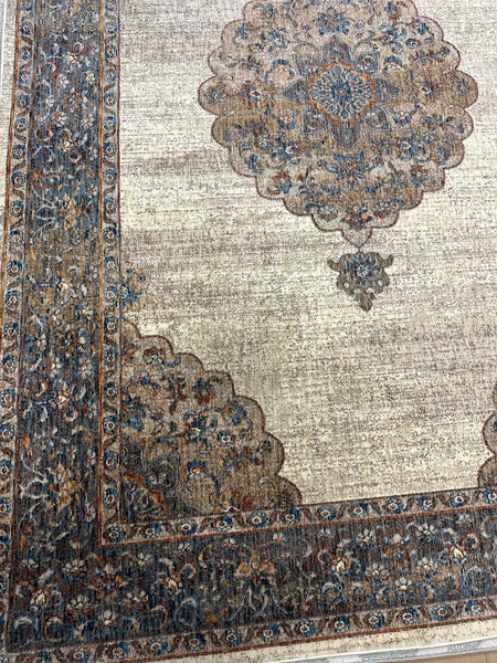 Passion Casablanca 5 foot by 8 foot Area Rug (cream / grey)